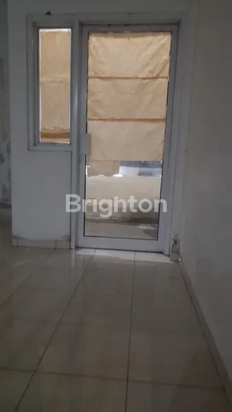 image RUKO 3 LANTAI STRATEGIS DI TEPI JALAN RAYA (4)