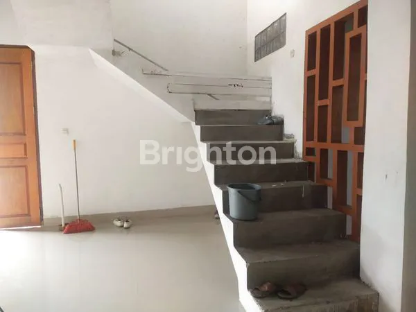 image RUMAH 3 LANTAI LT 336M² DI PEKANBARU (3)