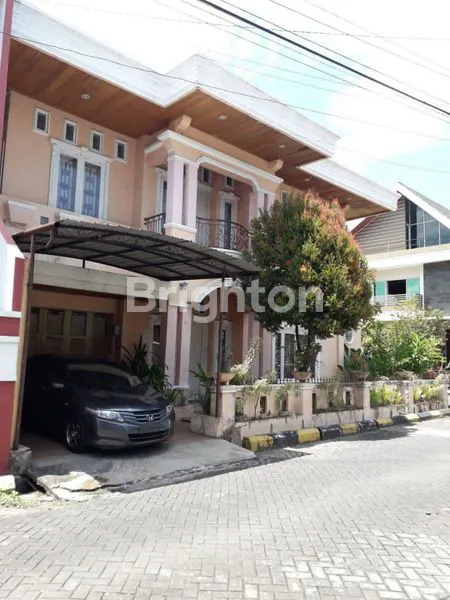 image RUMAH MEWAH 3 LANTAI DI JANTUNG PANAKKUKANG - KOMP. CATALYA MAKASSAR (1)