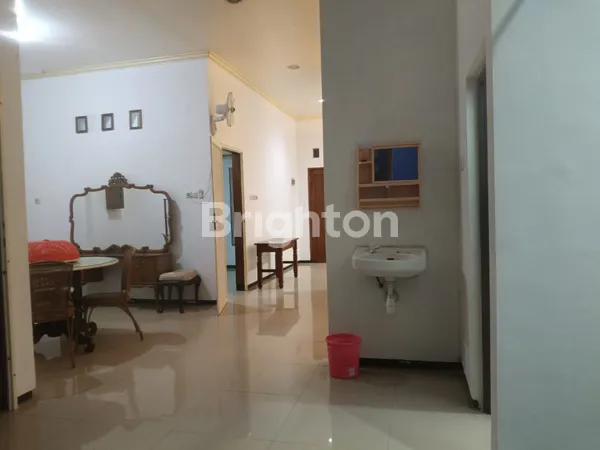 image RUMAH DI DUKUH KUPANG (2)