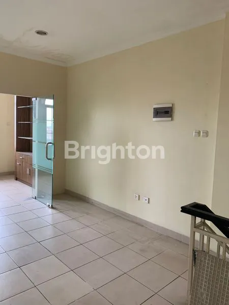 image RUKO SIAP PAKAI SUDAH RENOVASI DAAN MOGOT JAKARTA BARAT (2)