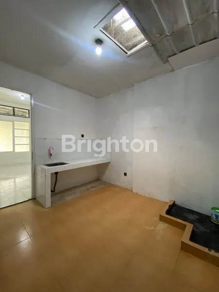 image NEMPEL BSD! RUMAH SIAP HUNI DENGAN AKSES JALAN LEBAR (4)