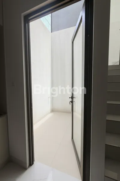 image EXCLUSIVE HOME AT REGENCY MELATI MAS BSD - NEWLY RENOVATED 2024 (8)