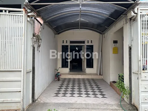 image RUMAH 2,5 LANTAI SIAP HUNI BARU RENOVASI DEKAT HR MUHAMMAD SIMPANG DARMO PERMAI SELATAN SURABAYA BARAT (3)