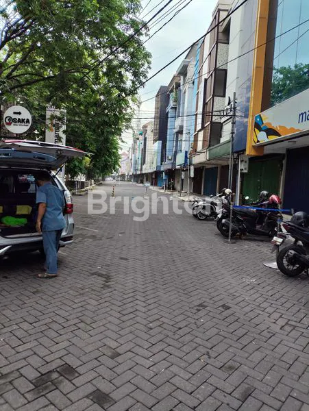 image RUKO KOMERSIAL 4 LANTAI KLAMPIS JAYA LOKASI STRATEGIS (2)