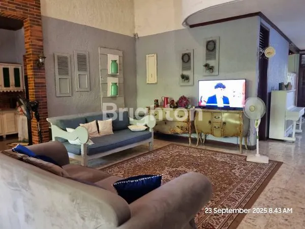 image RUMAH MEGAH INTERIOR VINTAGE-CLASSIC DI SOLO (6)