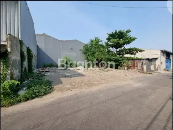 image TANAH DI RAYA KEDINDING, KEDUNG COWEK, KENJERAN LUAS TANAH 400 HARGA 4,2 M NEGO – COCOK UNTUK GUDANG, WORKSHOP & USAHA, BEBAS BANJIR, TRUK BISA MASUK (1)