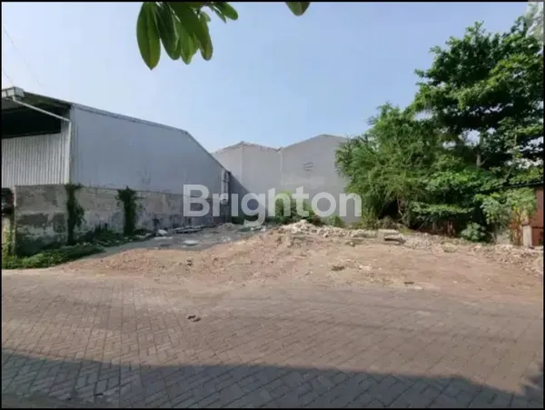 image TANAH DI RAYA KEDINDING, KEDUNG COWEK, KENJERAN LUAS TANAH 400 HARGA 4,2 M NEGO – COCOK UNTUK GUDANG, WORKSHOP & USAHA, BEBAS BANJIR, TRUK BISA MASUK (2)