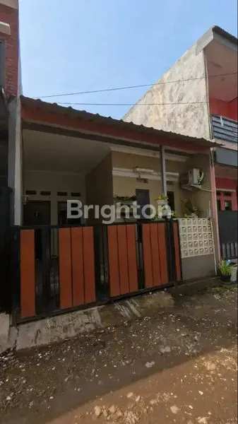 RUMAH CANTIK FULL RENOVASI DI PERBATASAN BSD-PARUNG PANJANG! SIAP HUNI, BONUS KITCHEN SET MEWAH!