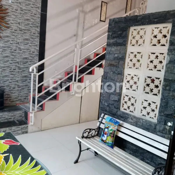 image RUMAH PURI LIDAH KULON 1,5 LANTAI LOKASI STRATEGIS  (2)