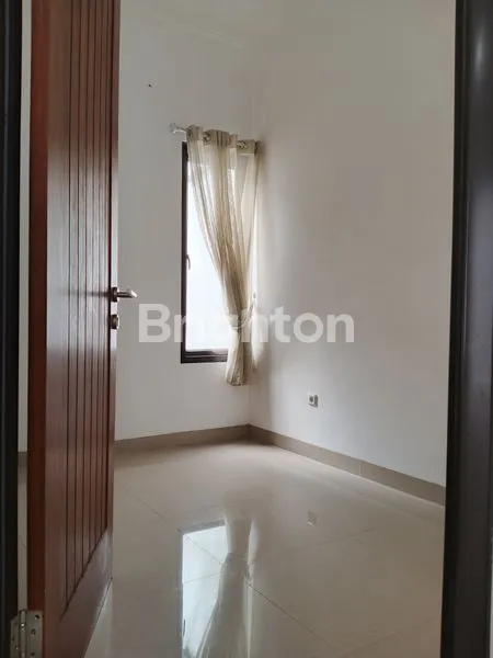 image RUMAH 2 LANTAI SIAP HUNI PERUMAHAN VILLA GUNUNG LESTARI (4)