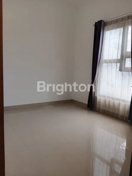 image RUMAH CANTIK SIAP HUNI VILLA GUNUNG LESTARI BINTARO (4)