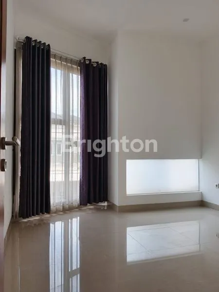 image RUMAH CANTIK SIAP HUNI VILLA GUNUNG LESTARI BINTARO (7)