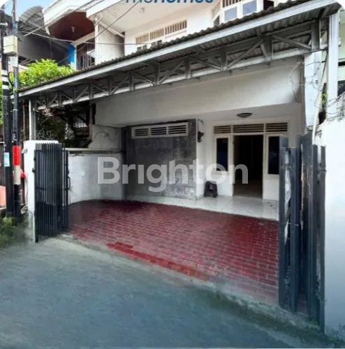 image RUMAH 2 LANTAI SIAP HUNI DI CAWANG BARU (1)