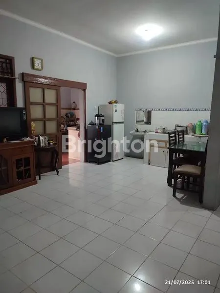 image RUMAH MODERN SIAP HUNI 150M2 DEKAT FASILITAS OLAHRAGA PAMULANG (4)