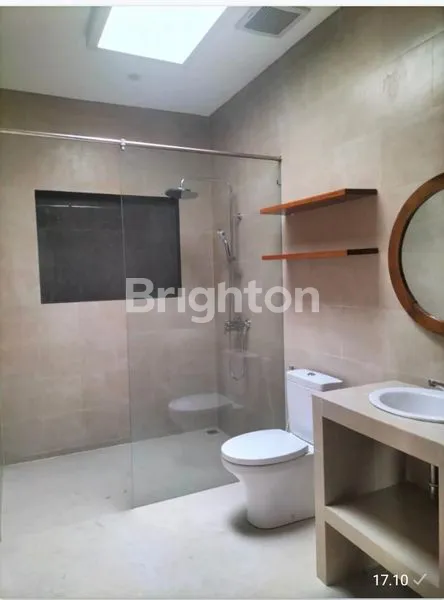 image DISEWAKAN VILLA LOKASI SANGAT STRATEGIS DEKAT DENGAN DESTINASI PARIWISATA (4)