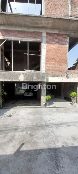 image BANGUNAN 1/2 JADI LOKASI STRATEGIS SINGONEGARAN, KEDIRI KOTA (3)