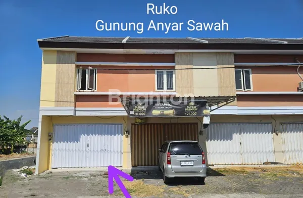 image RUKO SIAP PAKAI BARU DEPAN JALAN RAYA STRATEGIS, COCOK BUAT SEGALA USAHA !!!! DEKAT RUNGKUT TRANSMART ,PLAZA MARINA MALL,PONDOK CANDRA , MERR , UNIV PETRA (1)