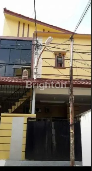 image RUMAH + KOS EKSKLUSIF DI RAWAMANGUN – LOKASI STRATEGIS, DEKAT FASILITAS UMUM! (4)