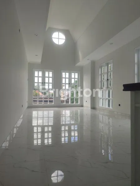 image RUKO 2 LANTAI BERGAYA EROPA LOKASI STRATEGIS DEKAT KE KEROBOKAN DAN DENPASAR (1)