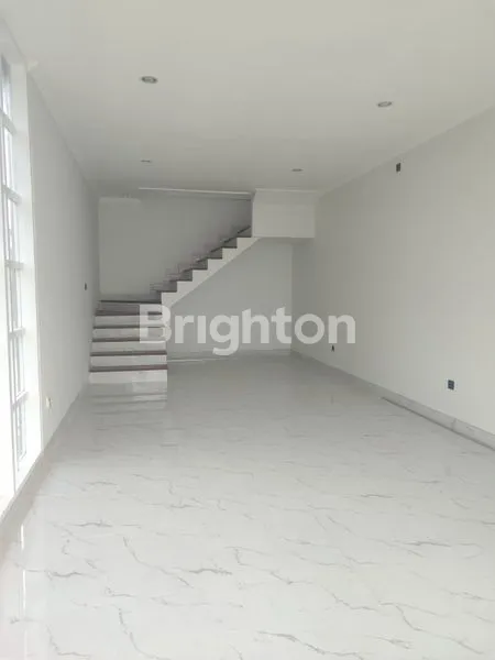 image RUKO 2 LANTAI BERGAYA EROPA LOKASI STRATEGIS DEKAT KE KEROBOKAN DAN DENPASAR (5)