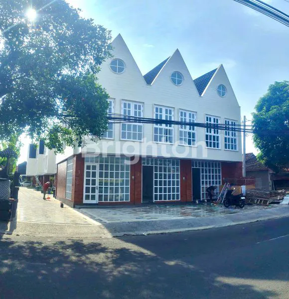 image BRAND NEW SHOPHOUSE WITH 2 FLOORS NEARS KEROBOKAN AND DENPASAR  (1)