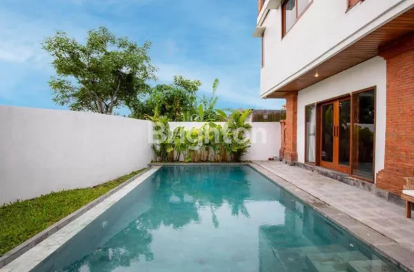 MODERN 3 BEDROOM VILLA WITH ROOFTOP KERAMAS GIANYAR (263V) (FB)