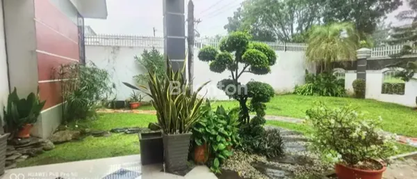 image RUMAH UKURAN BESAR DAN HALAMAN YANG LUAS SANGAT COCOK UNTUK BUAT CAFE,KANTOR,KOS KOS AN ATAU PUN TEMPAT HUNIAN KARENA BERADA DI PINGGIR JALAN BESAR MARINDAL MEDAN  (4)