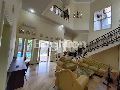 image RUMAH MEWAH 2 LANTAI DENGAN PRIVATE POOL (1)