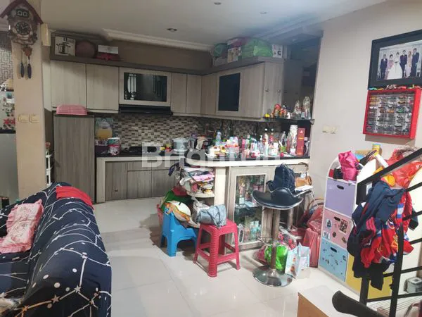 image RUMAH 2,5 LANTAI GOLDEN PALM (2)