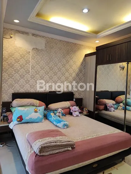 image RUMAH 2,5 LANTAI GOLDEN PALM (5)