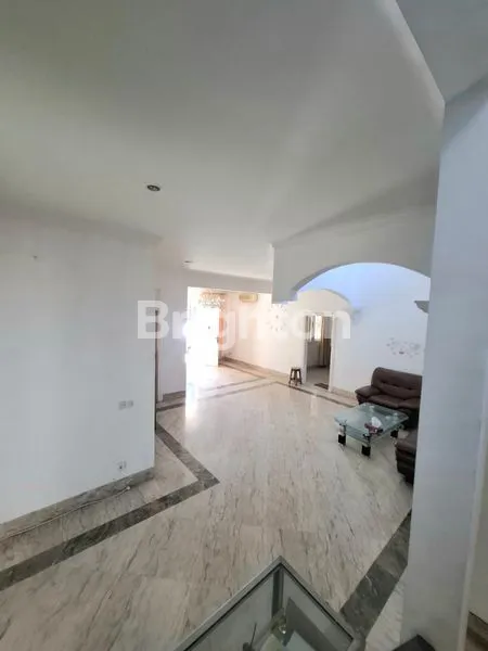 image RUMAH HOOK 2 LANTAI, 5 KT DI LEGENDA WISATA (4)