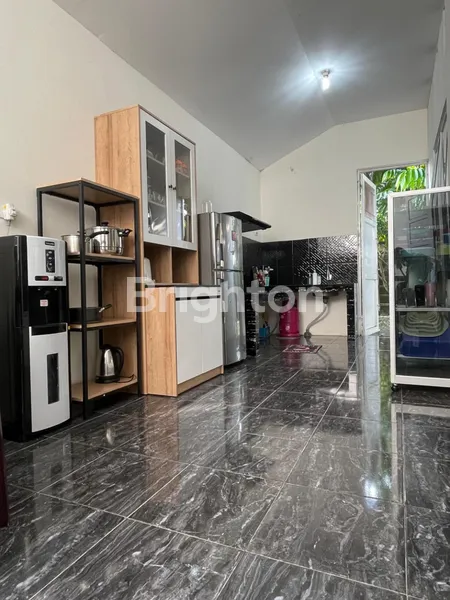 image DISEWAKAN RUMAH HOOK FULL FURNISHED DI PERUMAHAN INDAH MEGAH - SIAP HUNI FASILITAS GYM & POOL (8)