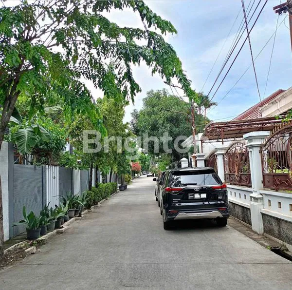 image RUMAH 1,5 LANTAI DI KOMPLEKS PERTAMINA RAWAMANGUN (3)