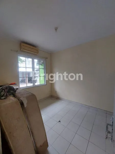 image DISEWAKAN RUMAH RAPI SIAP HUNI DI CLUSTER DEKAT AREA BISNIS DI KOTA WISATA (6)