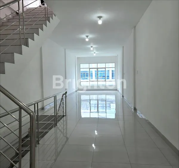 image HARGA BAGUS !! RUKO CBD POLONIA, SIAP HUNI, HADAP TIMUR. PASTI CUAN !! (5)