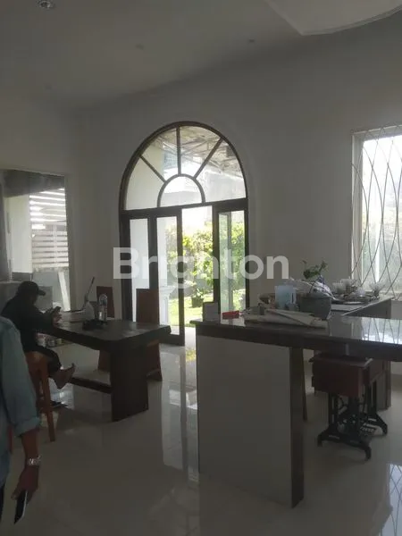 image RUMAH MEWAH DI ROYAL SUMATERA MEDAN (3)