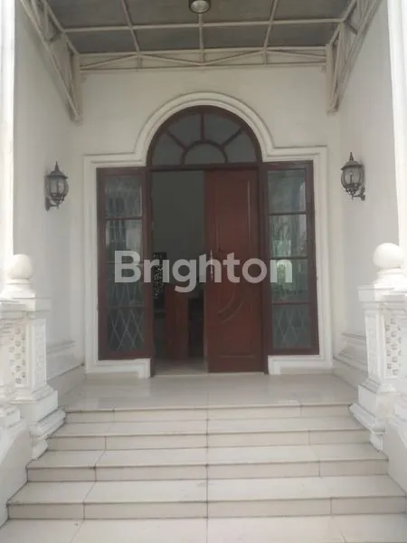 image RUMAH MEWAH DI ROYAL SUMATERA MEDAN (2)