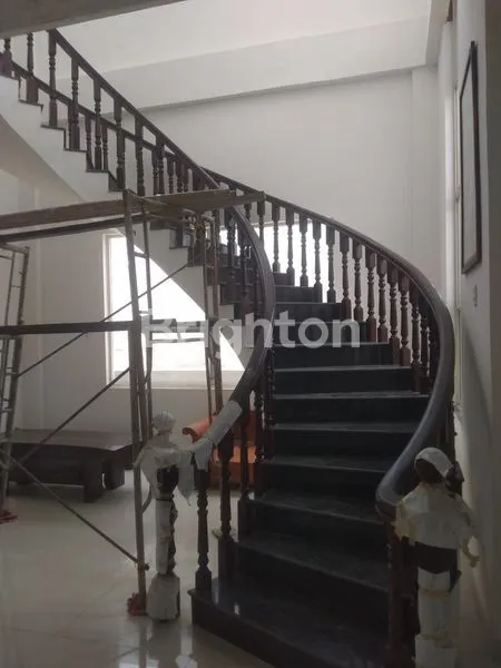 image RUMAH MEWAH DI ROYAL SUMATERA MEDAN (5)