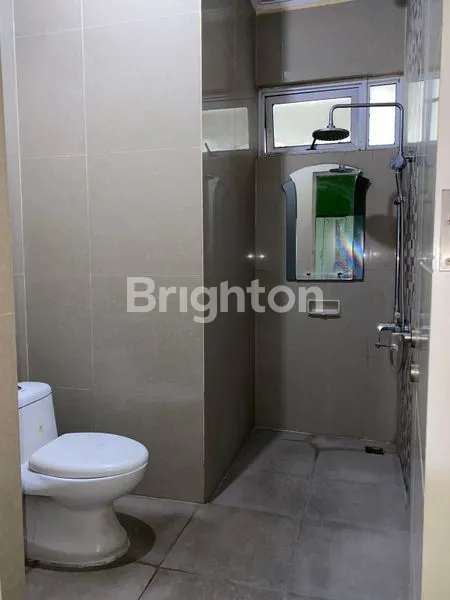 image DISEWAKAN RUMAH SEMI FURNISHED DI BOULEVARD KOTA WISATA (6)