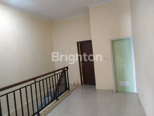 image RUMAH 3 LANTAI DI TELUK GONG PEJAGALAN PENJARINGAN JAKARTA UTARA  (3)