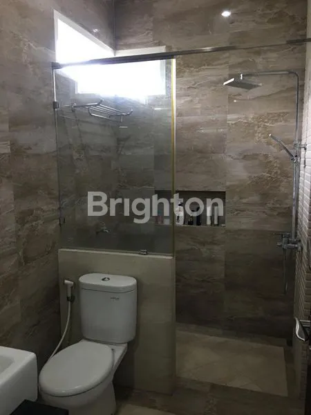 image RUMAH MEWAH ARAYA PERUMAHAN ELITE KOTA MALANG ONE GATE SYSTEM RUMAH HOOK FULL FURNISHED RUMAH SIAP HUNI (5)