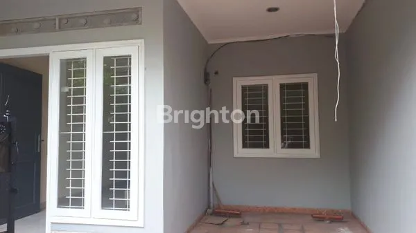 image RUMAH 2 LANTAI ROW 1 MOBIL SIAP HUNI DI TANJUNG DUREN (2)