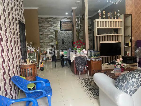 image DEKAT KAMPUS TRIGUNA DHARMA MEDAN RUMAH 2TINGKAT SIAP HUNI INI BERADA DALAM KOMPLEK GOLDEN PALACE (3)