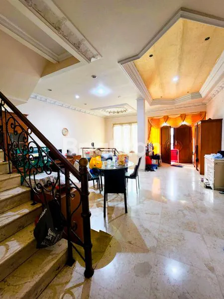 image RUMAH BESAR 3½ LANTAI 180M² CARPORT 3 MOBIL SUNTER AGUNG JAKARTA UTARA (5)