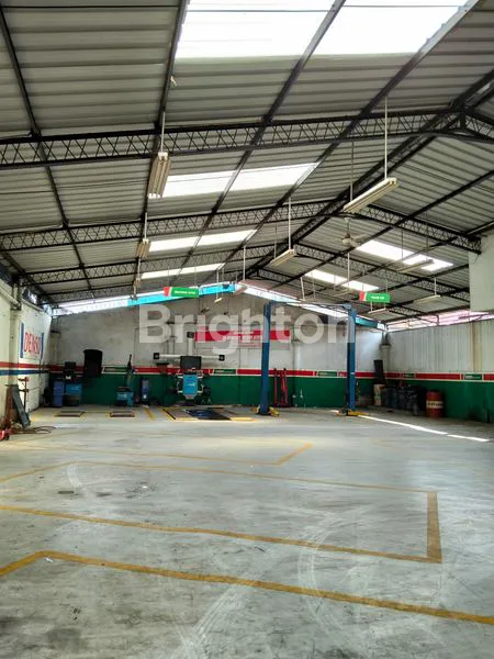 image RUANG USAHA EX BENGKEL BINONG LIPPO KARAWACI (3)