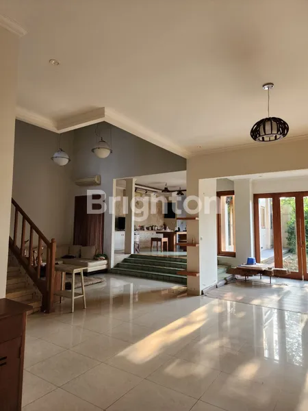 image TAMAN SUTERA MAGNOLIA 2 LANTAI SEMI FURNISHED (2)