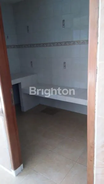 image RUMAH SIAP HUNI MANYAR KERTOARDI DEKAT RAYA MERR (6)