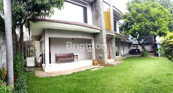 image RUMAH LUAS - SEMI KLASIK BERKELAS AREA MAMPANG JAKSEL, DENGAN AKSES DEKAT KE PUSAT BISNIS-PERKANTORAN SUDIRMAN-GATOT SUBROTO-RASUNA SAID (2)