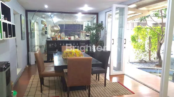 image RUMAH LUAS - SEMI KLASIK BERKELAS AREA MAMPANG JAKSEL, DENGAN AKSES DEKAT KE PUSAT BISNIS-PERKANTORAN SUDIRMAN-GATOT SUBROTO-RASUNA SAID (3)